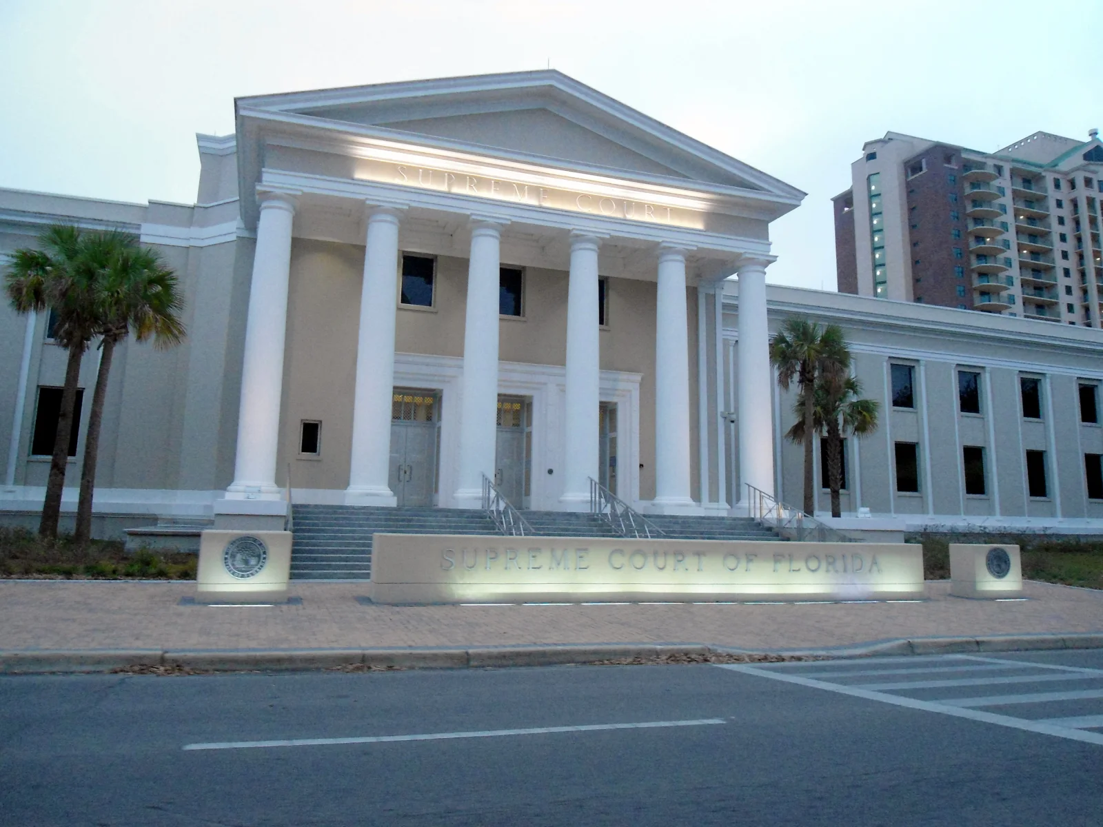 Florida Supreme Court building representing the statewide Florida court system